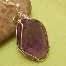 禾場(chǎng)天然A貨翡翠精品吊墜·菊花臺(tái) 一石一世界，一玉一人生