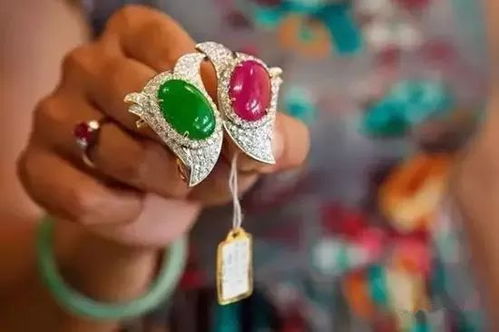 五金交電與珠寶黃金 2017年中國(guó)黃金珠寶業(yè)的跨界融合與變革圖鑒