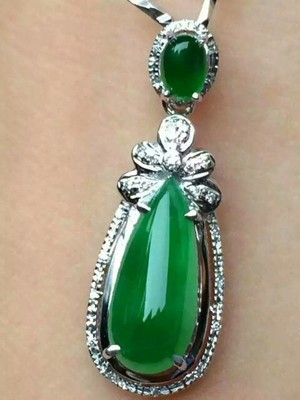 當東方雅韻遇見時尚頸間 淺析翡翠吊墜的恒久魅力